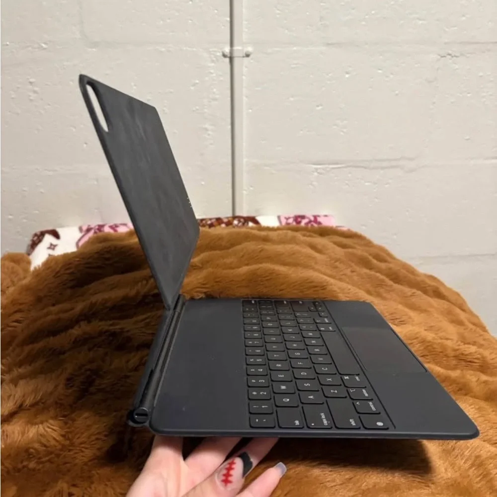 Apple Matte Black Tablet Cover